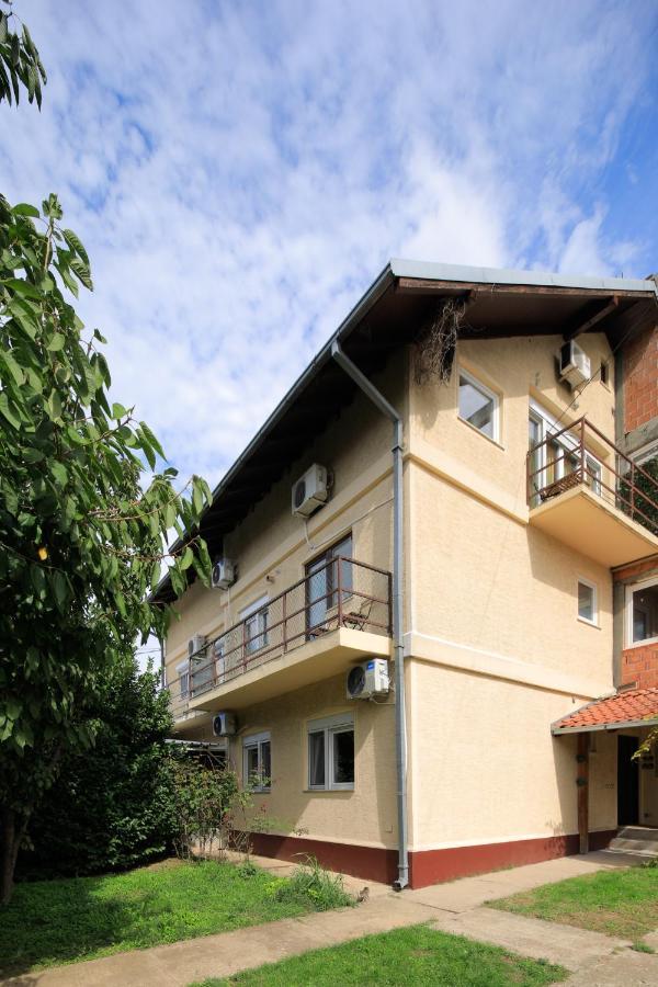 Aviator Apartments & Rooms Nikola Tesla Airport Belgrade Surčin Exterior foto